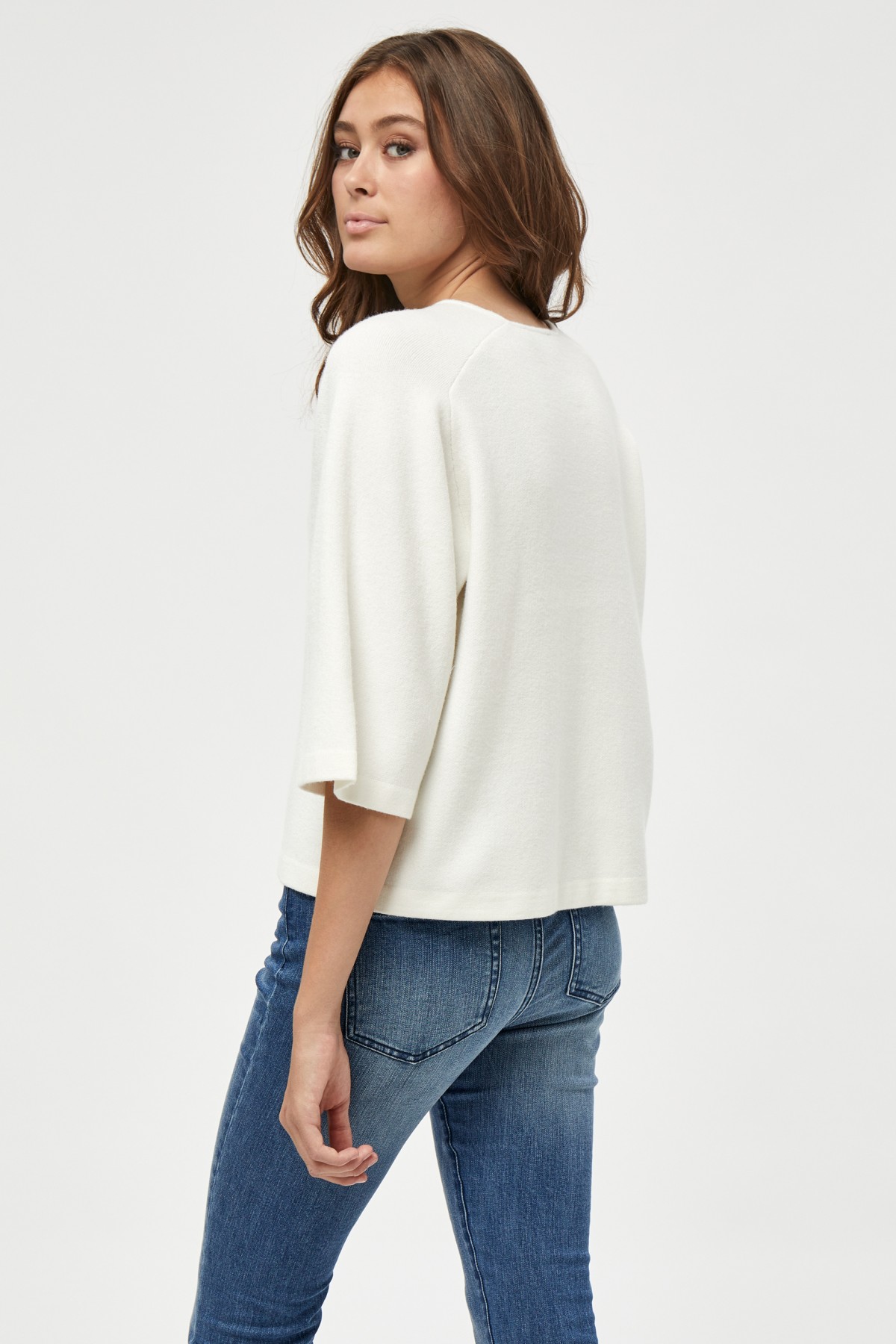 3/4 SLEEVE COSY SWEATER - TWO COLORS , BLACK AND WHITE