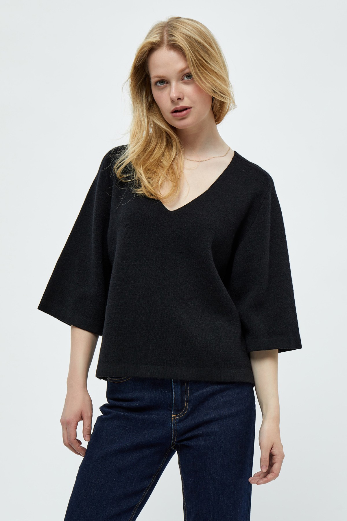 3/4 SLEEVE COSY SWEATER - TWO COLORS , BLACK AND WHITE