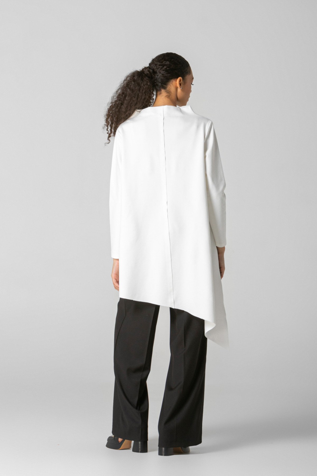 ASYMMETRIC  BLOUSE - TWO COLORS WHITE AND BLACK