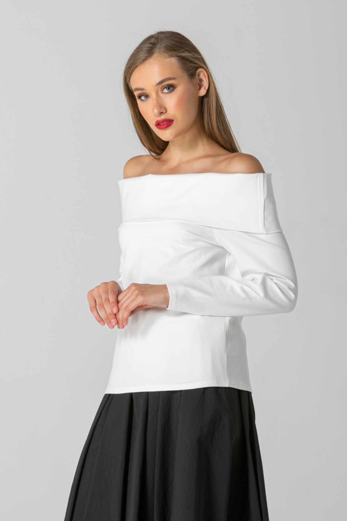 OFF SHOULDER TOP - TWO COLORS WHITE AND BLACK