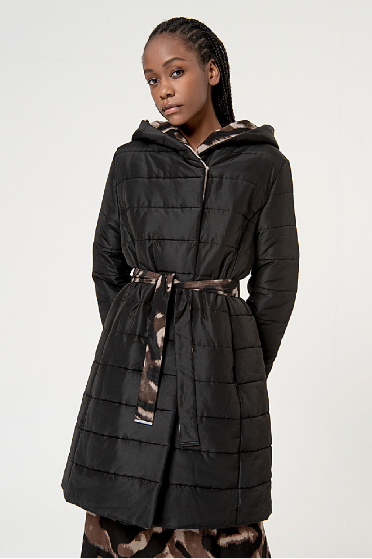 REVERSIBLE COAT  WITH INTEGRATED HOOD AND BELT