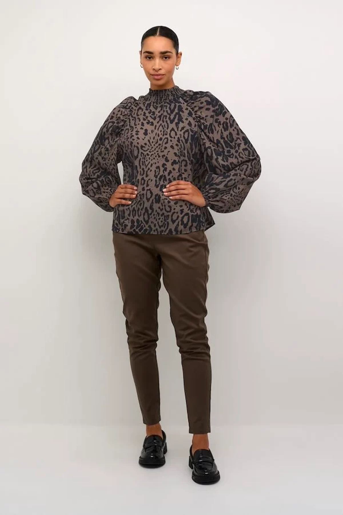 LEOPARD TOP WITH ROUND NECK AND WIDE SLEEVES