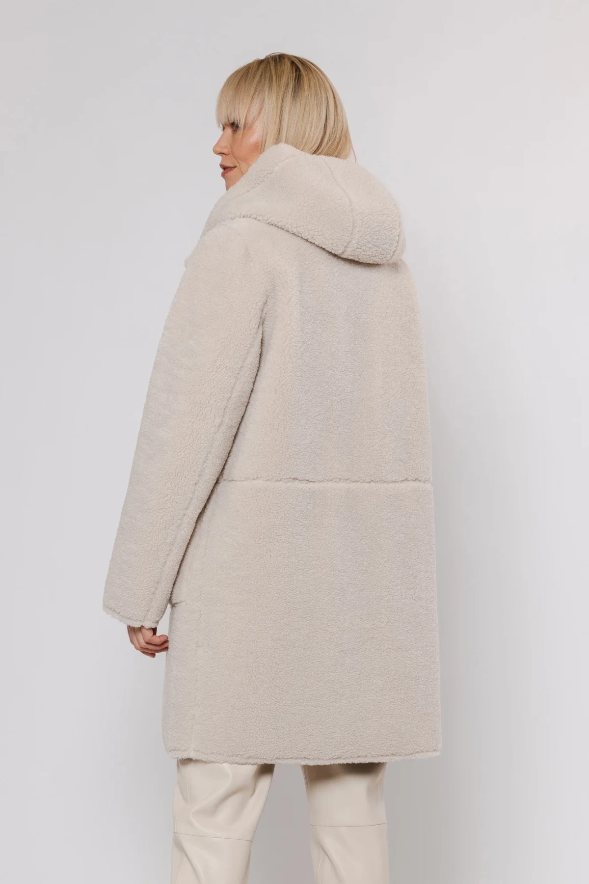 REVERSIBLE  FUR-COAT WITH HOOD THREE COLORS  BEIGE , WHITE AND GRAY