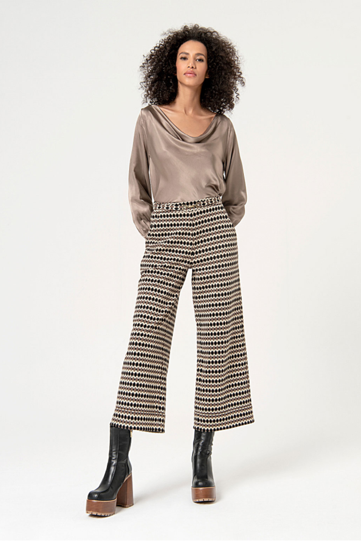 ELASTIC JACQUARD CROP PANTS