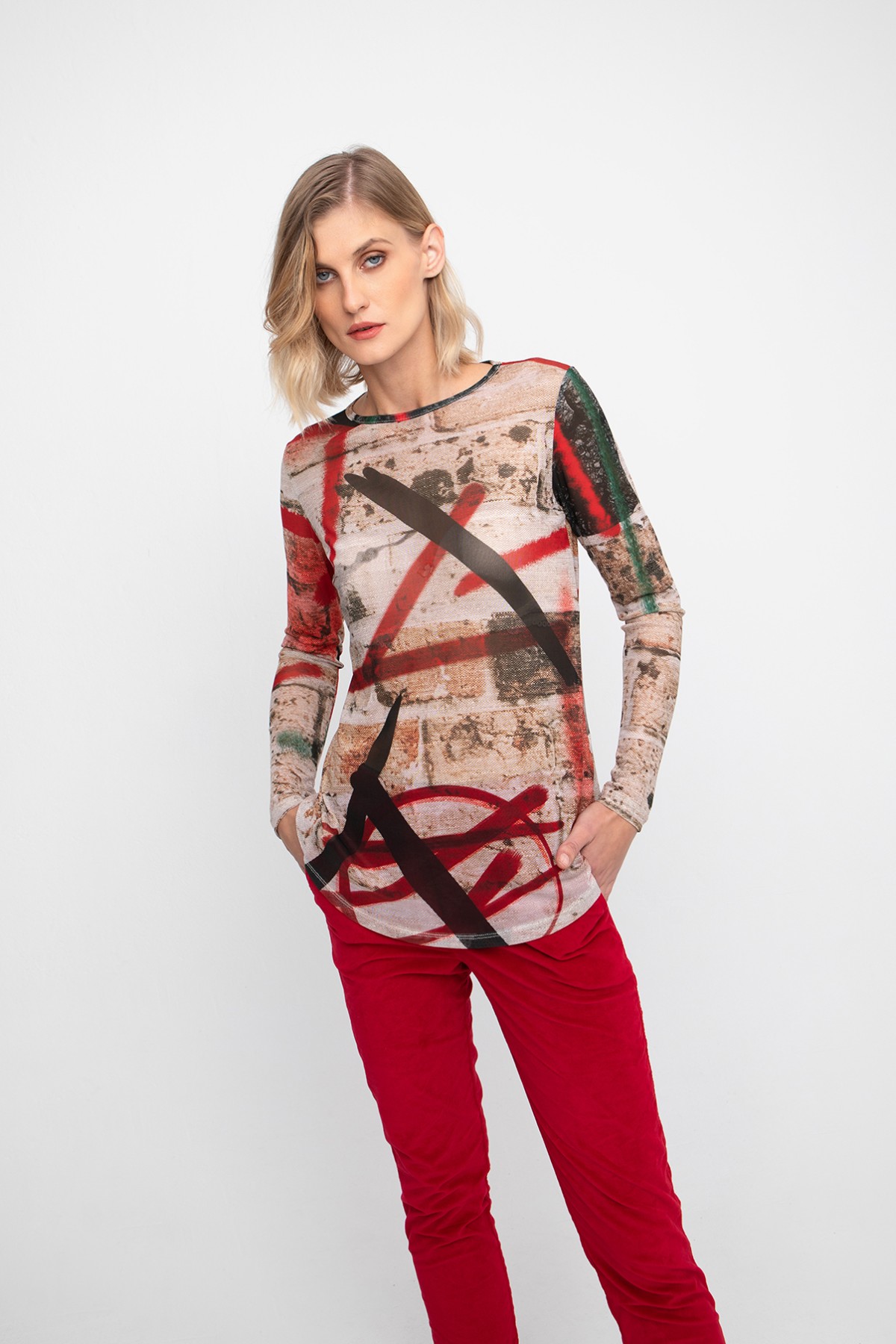 LONG SLEEVE  BLOUSE WITH GRAFFITI