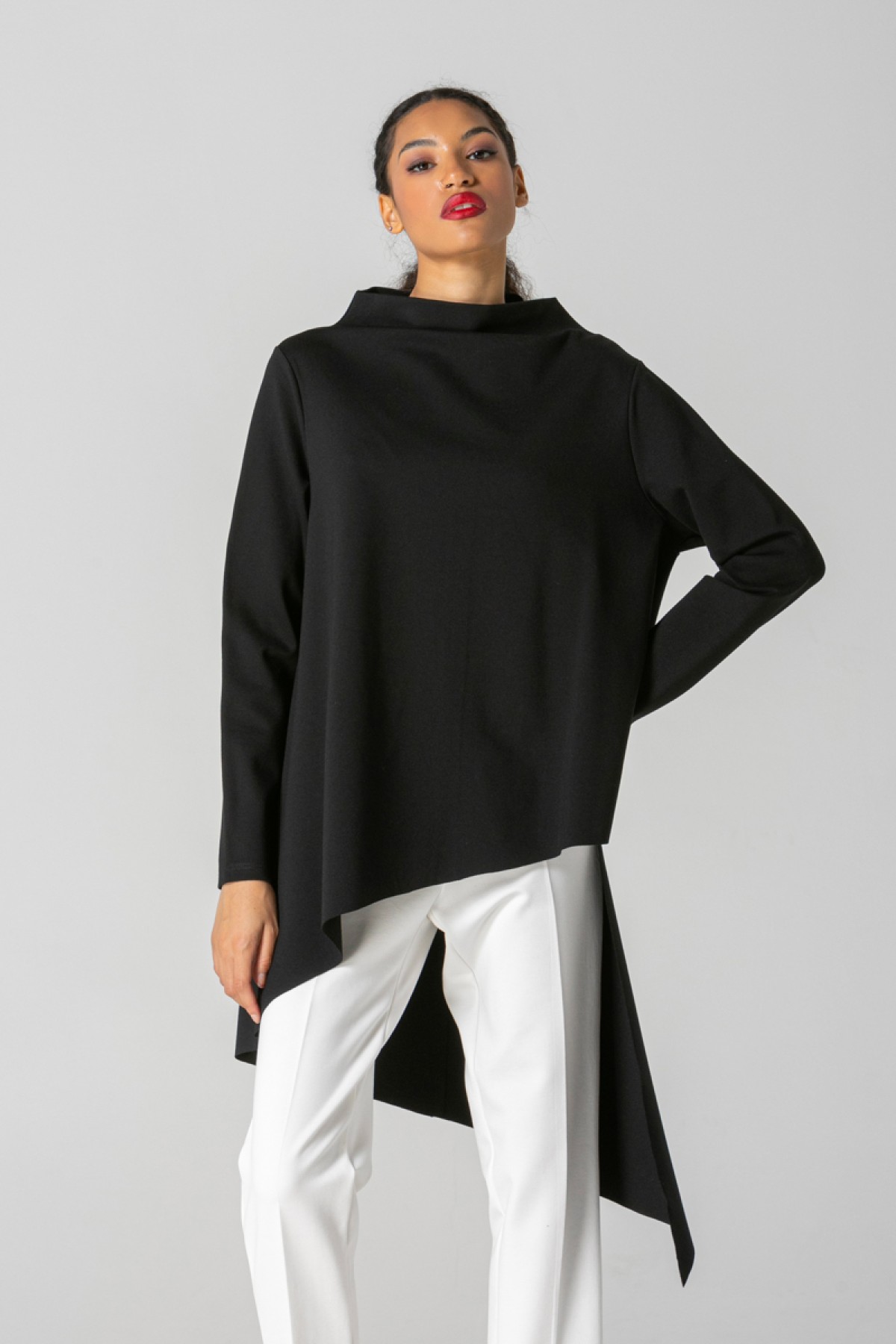 ASYMMETRIC  BLOUSE - TWO COLORS WHITE AND BLACK