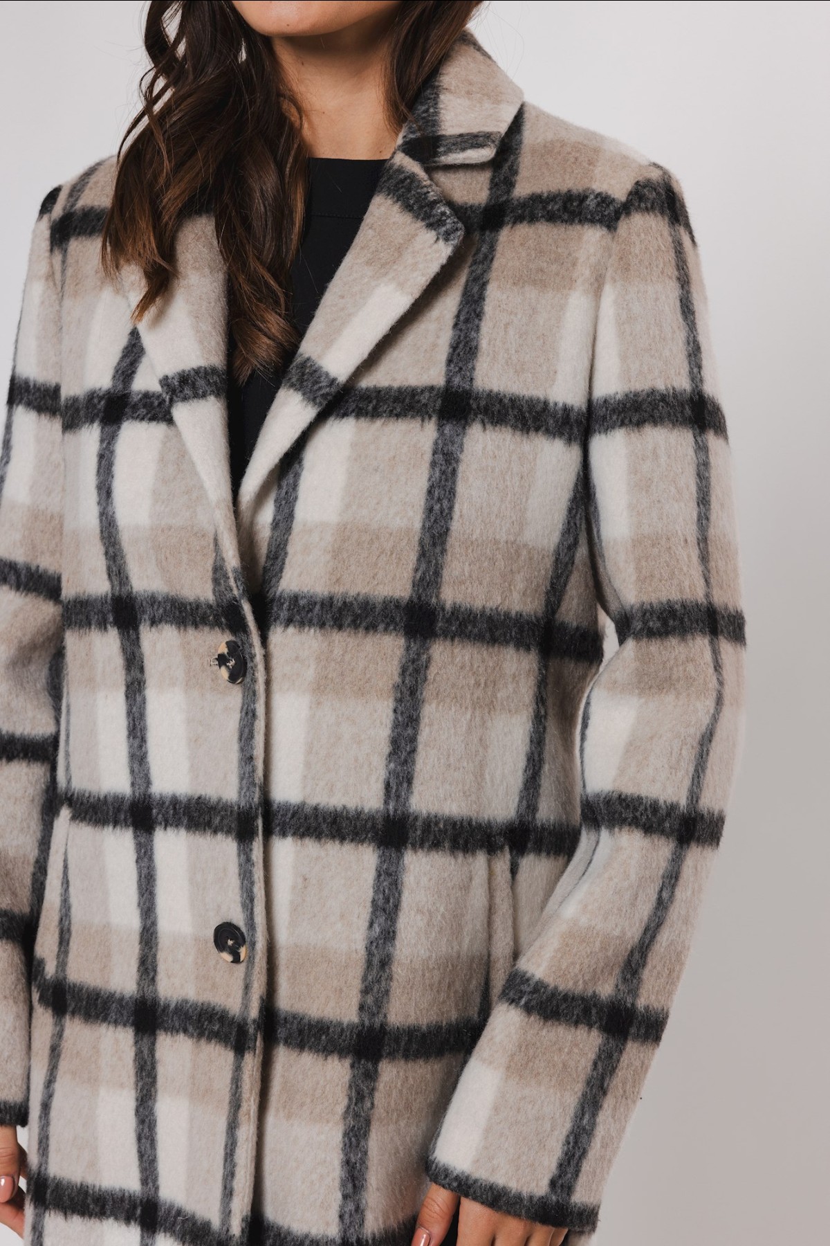 LONG  COAT IN A BEATIFUL CHECK PRINT