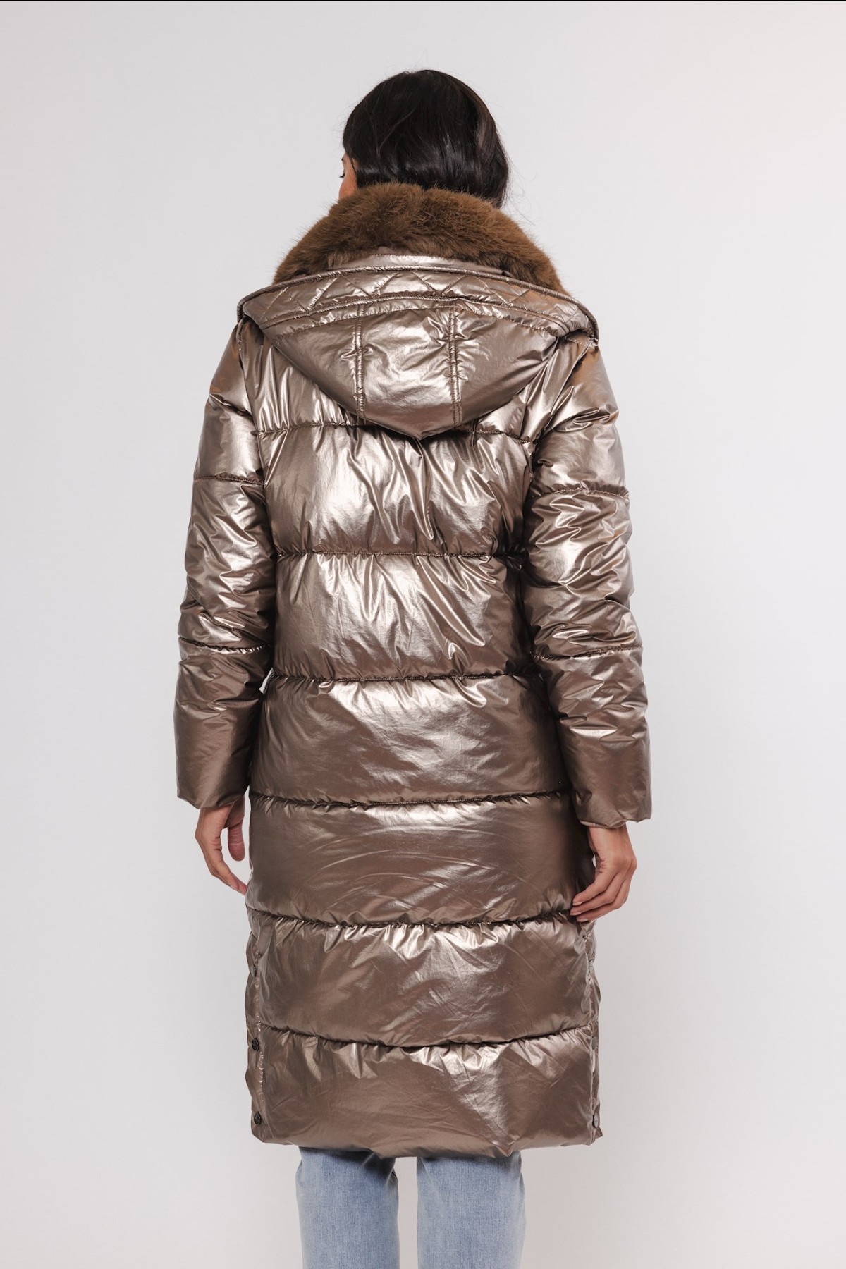 Bronze warm padded jacket with a detachable hood and adjustable side slits