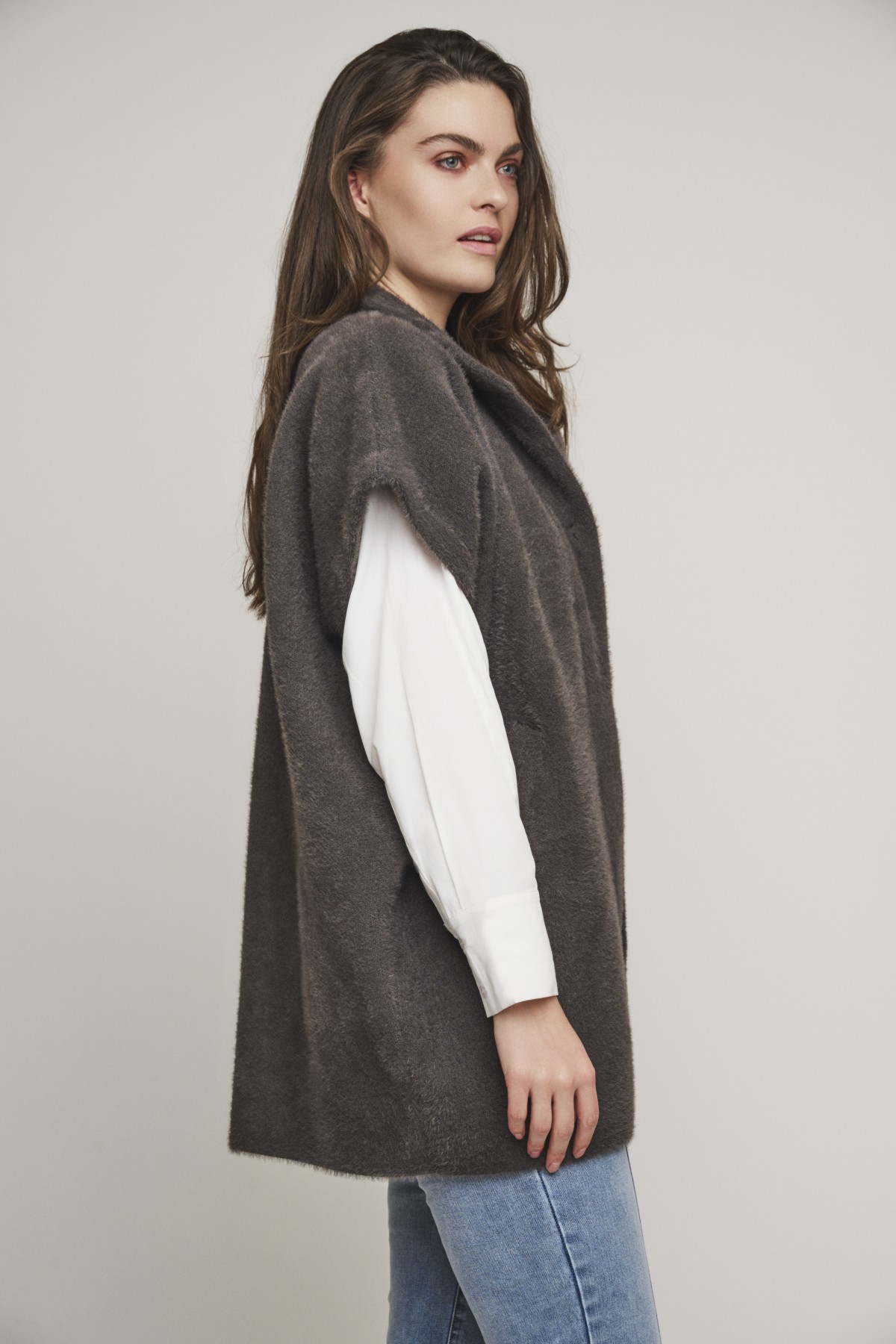 SHORT SLEEVE CAPE - TWO COLORS - ECRU AND DARK GREY