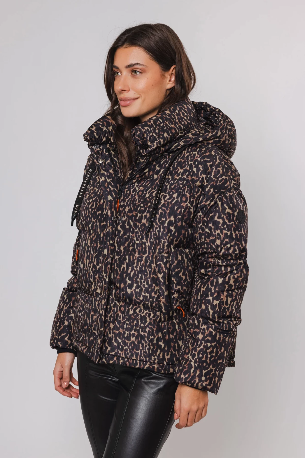 ANIMAL PRINT PADDED JACKET WITH A DETACHABLE HOOD.